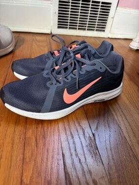 Nike Women's US 8 Dark Gray Running Shoes